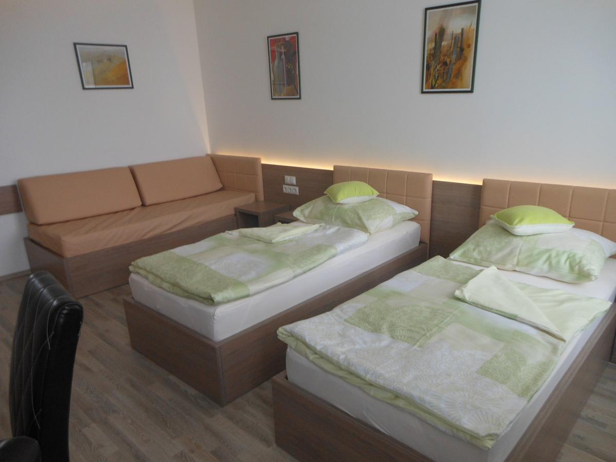 Hotel Garni Neudorfl Buitenkant foto