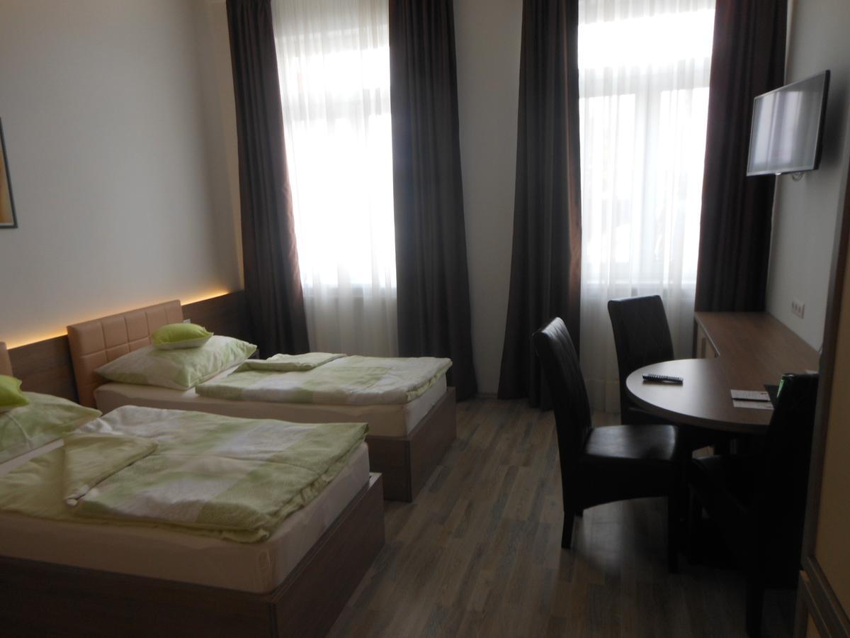 Hotel Garni Neudorfl Buitenkant foto